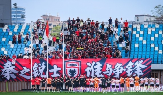 比赛策略明晰,球员全力以赴 比赛策略明晰,球员全力以赴