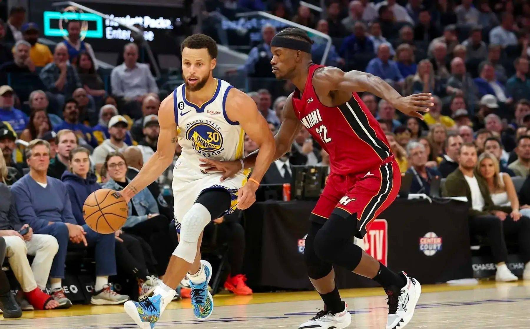 勇士惊!库里空砍45分力克火箭 勇士惊!库里空砍45分力克火箭