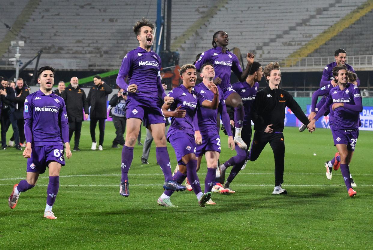 AC米兰客场大胜佛罗伦萨,领先优势扩大 AC米兰客场大胜佛罗伦萨,领先优势扩大